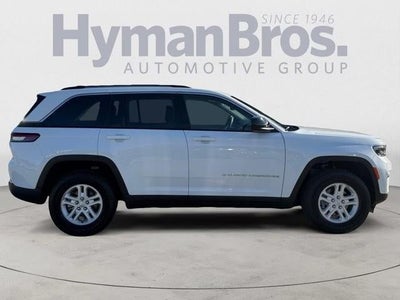 2023 Jeep Grand Cherokee Laredo 4x2