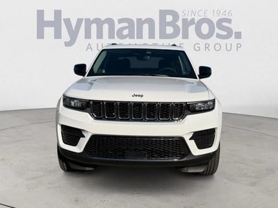 2023 Jeep Grand Cherokee Laredo 4x2