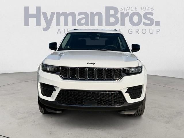 2023 Jeep Grand Cherokee Laredo 4x2