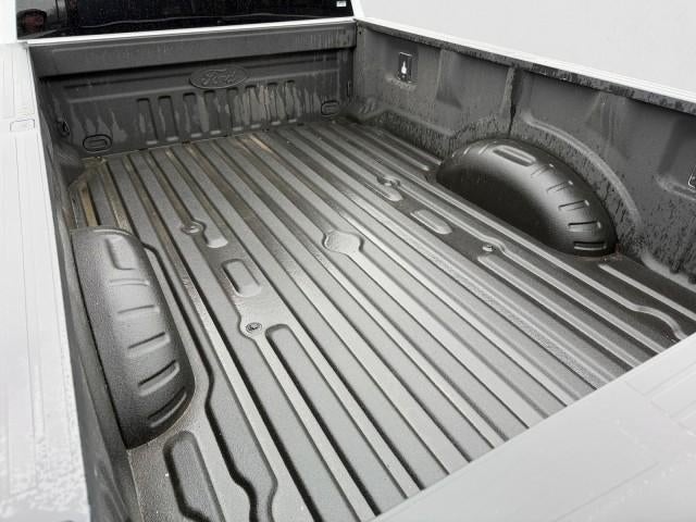 2017 Ford Super Duty F-250 SRW XLT 4WD Reg Cab 8' Box