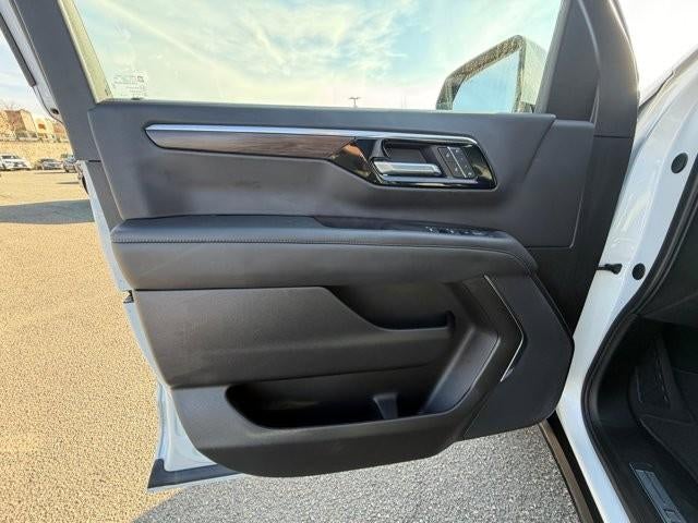 2025 Chevrolet Suburban 4WD Z71