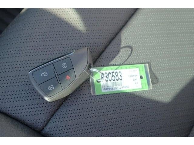 2023 GMC Canyon Crew Cab Short Box 4-Wheel Drive AT4X