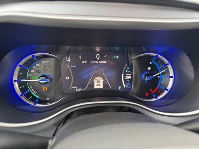 2022 Chrysler Pacifica Hybrid Touring L FWD
