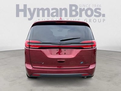 2022 Chrysler Pacifica Hybrid Touring L FWD