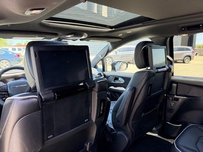 2023 Chrysler Pacifica Limited AWD