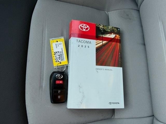 2025 Toyota Tacoma 4WD 4WD TRD Off Road Double Cab 5' Bed MT (Natl)