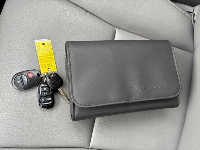 2015 Toyota Tacoma 4WD Double Cab Short Bed V6 Automatic (Natl)