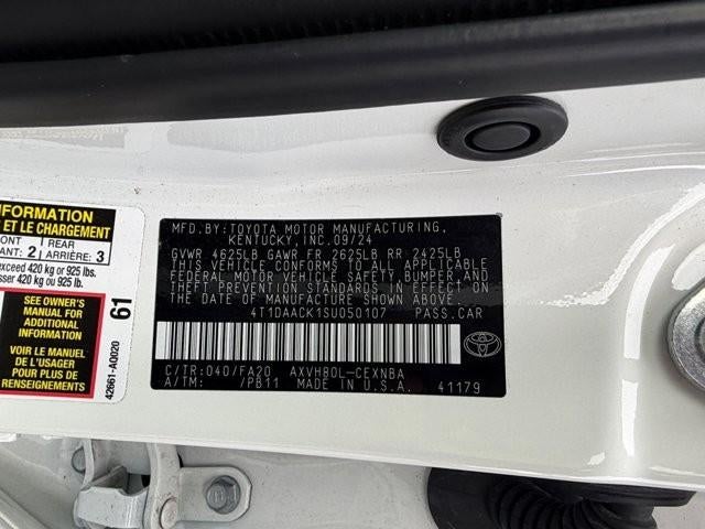 2025 Toyota Camry LE (SE)