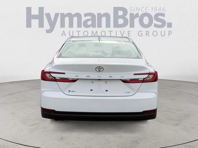 2025 Toyota Camry LE (SE)