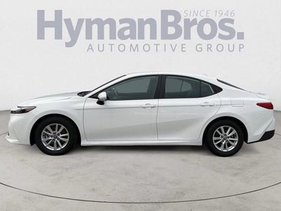 2025 Toyota Camry LE (SE)