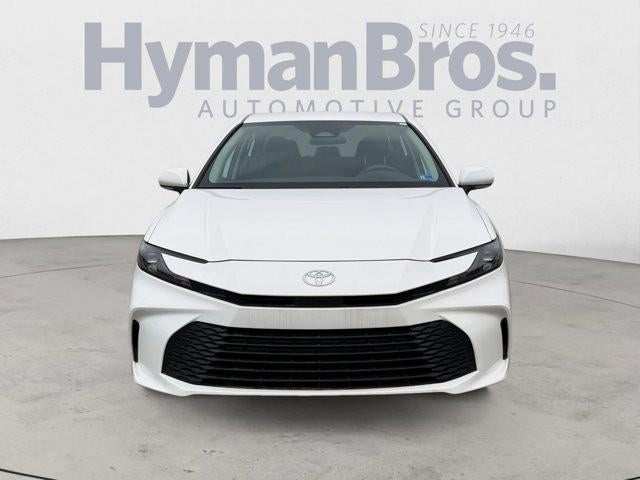 2025 Toyota Camry LE (SE)