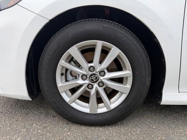 2025 Toyota Camry LE (SE)