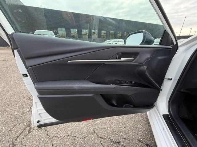 2025 Toyota Camry LE (SE)