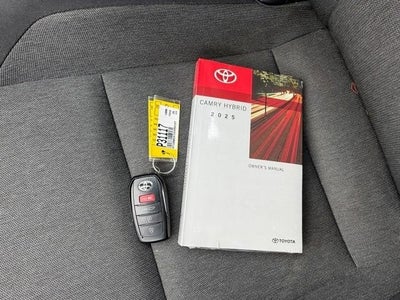 2025 Toyota Camry LE (SE)