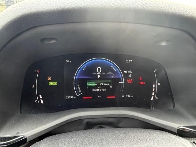 2025 Toyota Camry LE (SE)