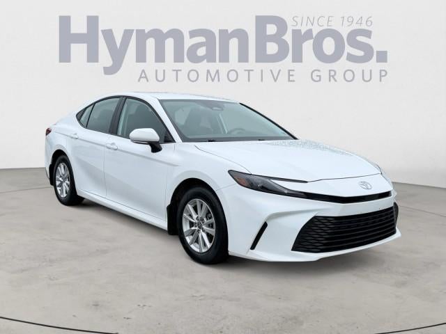 2025 Toyota Camry LE (SE)