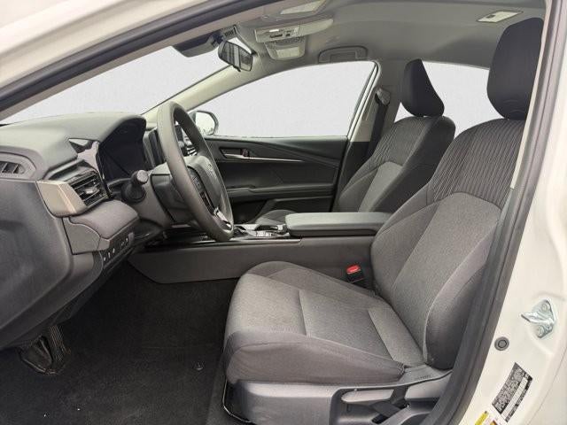 2025 Toyota Camry LE (SE)