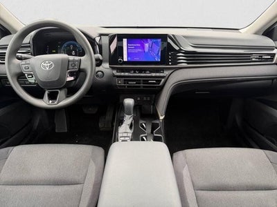 2025 Toyota Camry LE (SE)