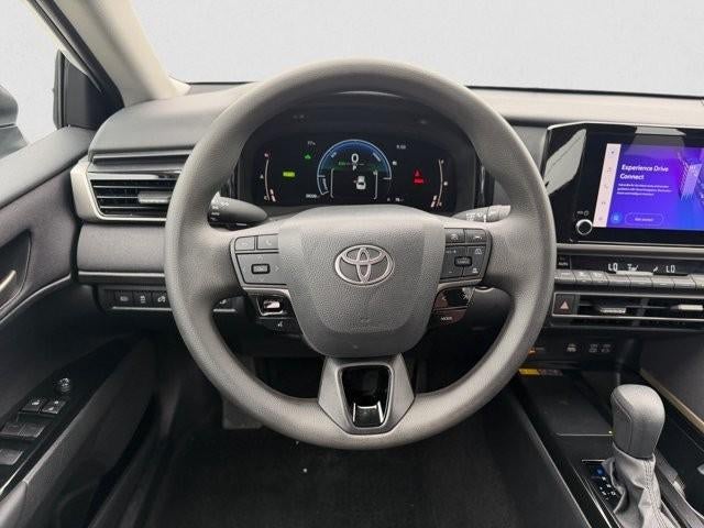 2025 Toyota Camry LE (SE)