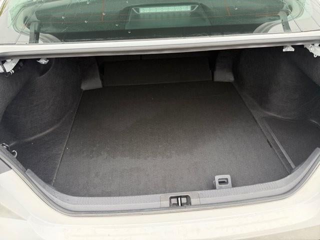 2025 Toyota Camry LE (SE)