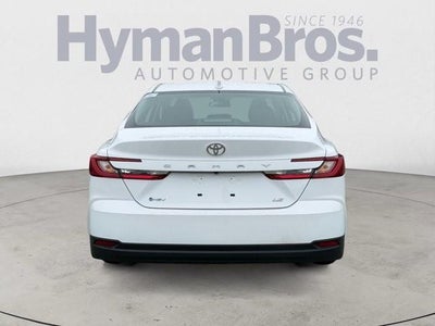 2025 Toyota Camry LE (SE)