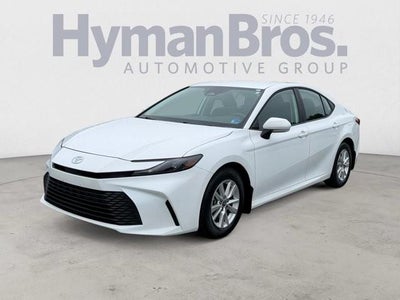 2025 Toyota Camry LE (SE)