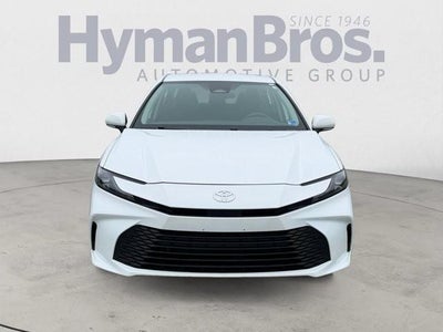 2025 Toyota Camry LE (SE)