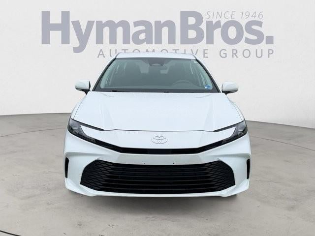 2025 Toyota Camry LE (SE)
