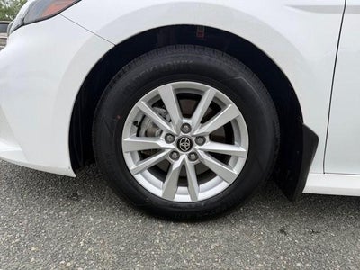 2025 Toyota Camry LE (SE)