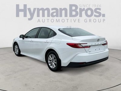 2025 Toyota Camry LE (SE)
