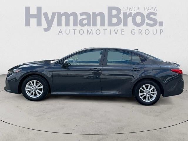 2025 Toyota Camry LE (SE)