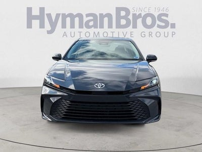 2025 Toyota Camry LE (SE)