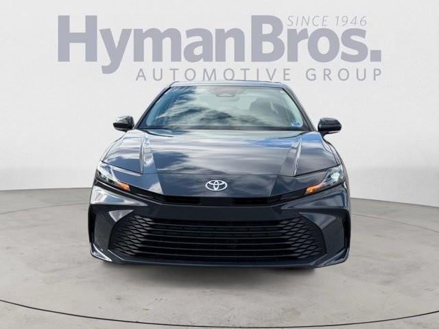 2025 Toyota Camry LE (SE)