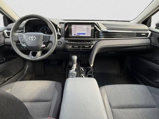 2025 Toyota Camry LE (SE)