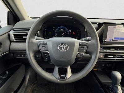 2025 Toyota Camry LE (SE)