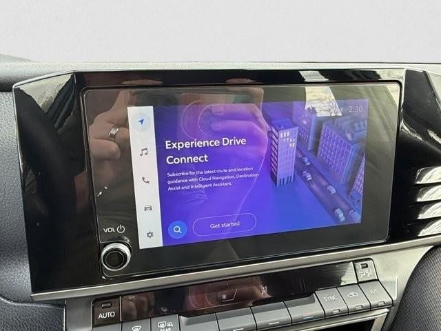 2025 Toyota Camry LE (SE)