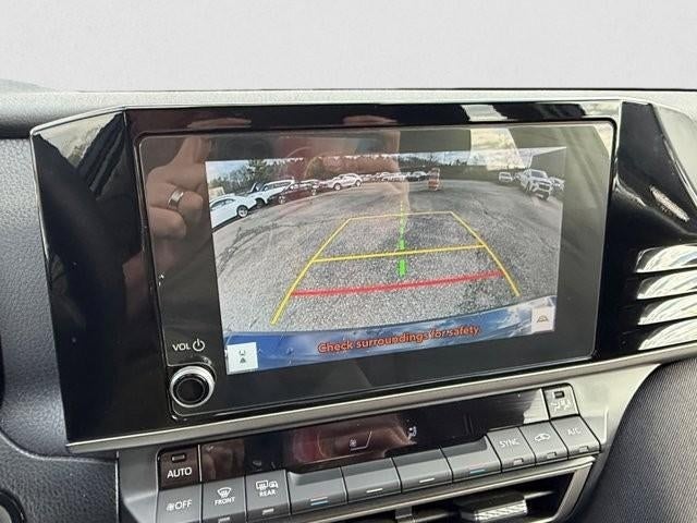 2025 Toyota Camry LE (SE)