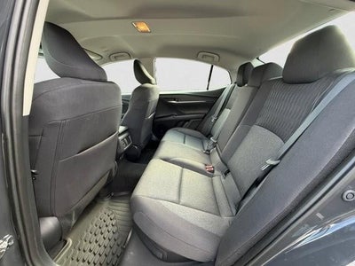 2025 Toyota Camry LE (SE)