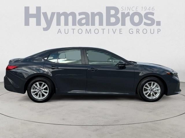 2025 Toyota Camry LE (SE)