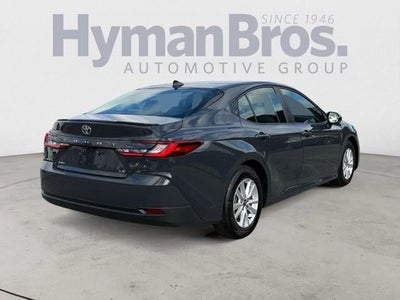 2025 Toyota Camry LE (SE)
