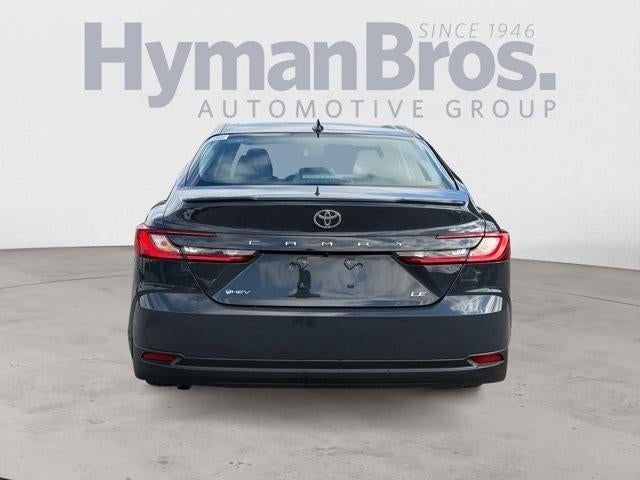 2025 Toyota Camry LE (SE)