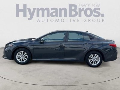 2025 Toyota Camry LE (SE)