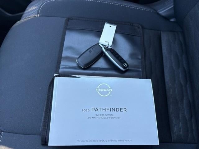 2025 Nissan Pathfinder SV 2WD