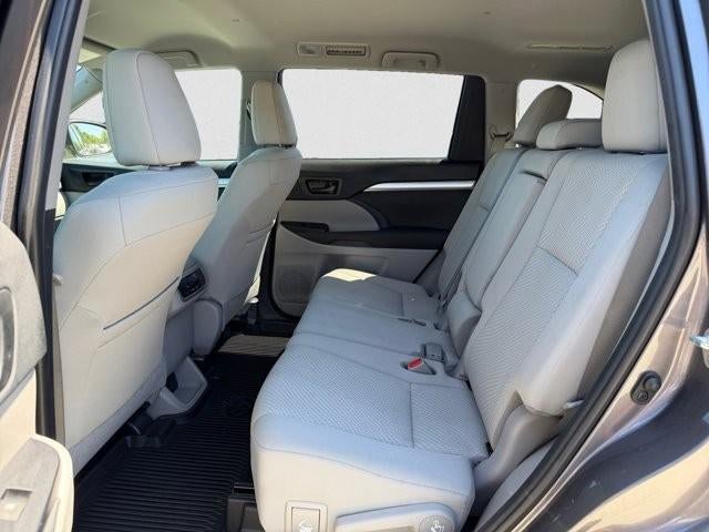 2019 Toyota Highlander LE V6 AWD (SE)