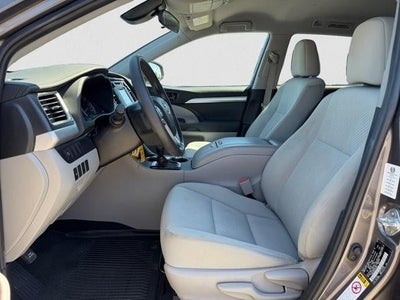 2019 Toyota Highlander LE V6 AWD (SE)