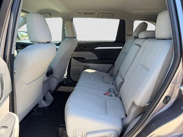 2019 Toyota Highlander LE V6 AWD (SE)