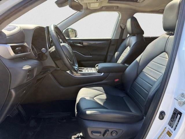 2022 Toyota Highlander XLE AWD (Natl)