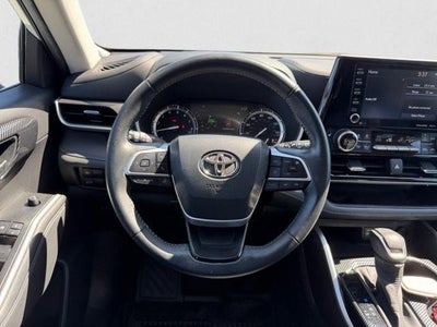 2022 Toyota Highlander XLE AWD (Natl)