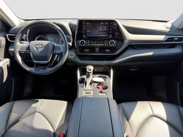 2022 Toyota Highlander XLE AWD (Natl)