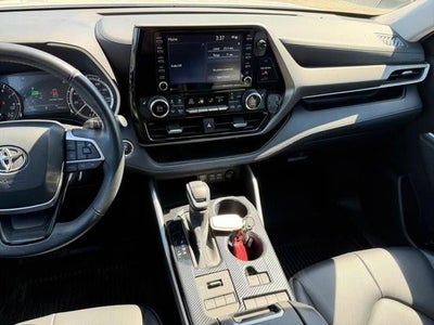 2022 Toyota Highlander XLE AWD (Natl)